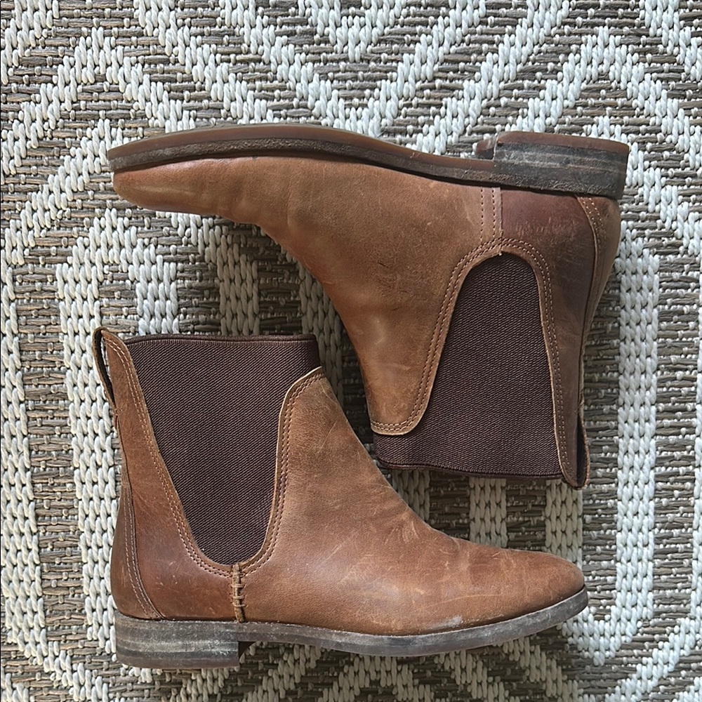 Timberland Brown Ankle Boots with Elastic Panels